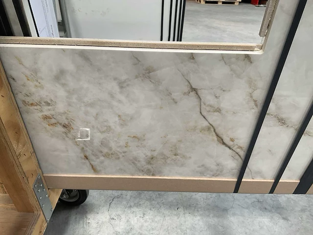 Eilandkeuken met kastenwand - afbeelding 3 van  13