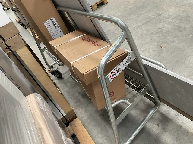 Eilandkeuken met kastenwand - afbeelding 2 van  11