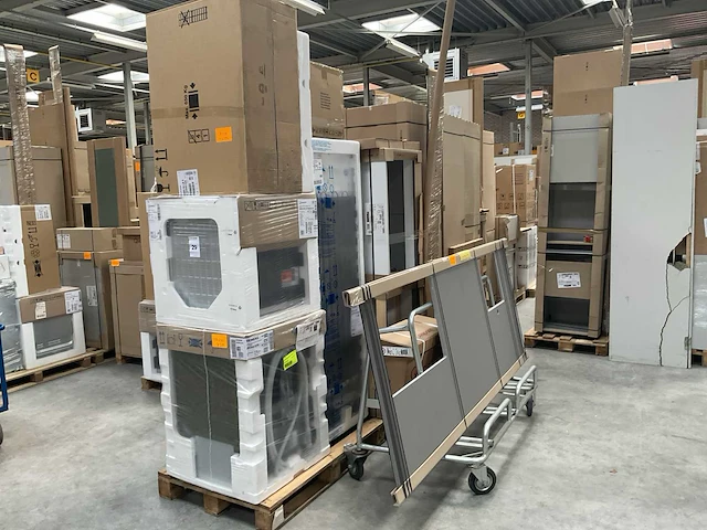 Eilandkeuken met kastenwand - afbeelding 10 van  11