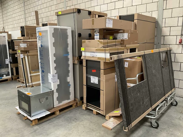 Eilandkeuken met kastenwand - afbeelding 2 van  12
