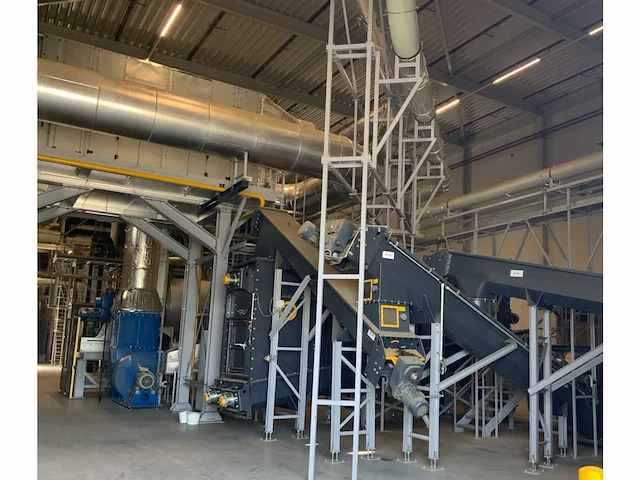 Eindcombinatie de complete kunstgras recyclinglijn kavels 1 t/m 3 - afbeelding 3 van  13