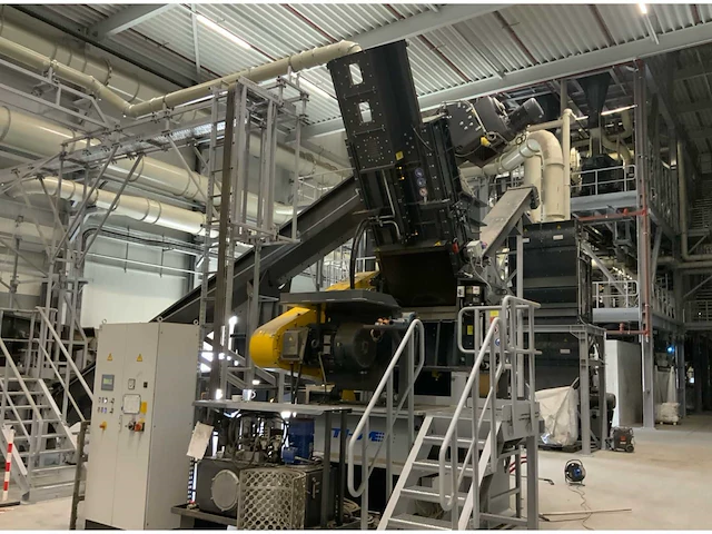 Eindcombinatie de complete kunstgras recyclinglijn kavels 1 t/m 3 - afbeelding 9 van  13