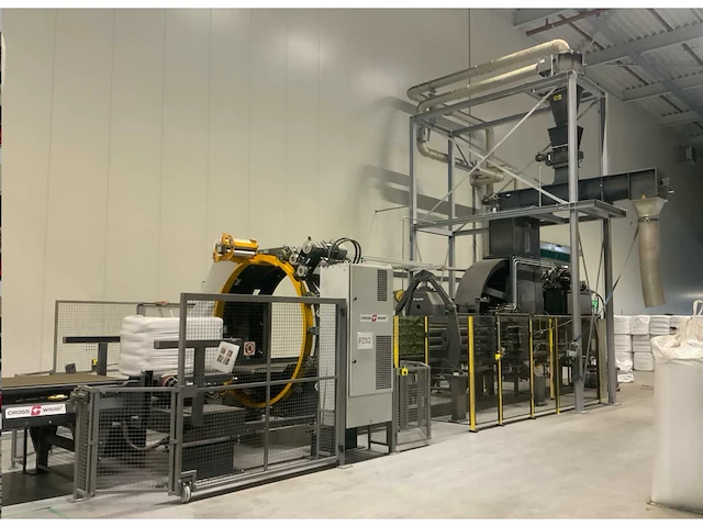 Eindcombinatie de complete kunstgras recyclinglijn kavels 1 t/m 3 - afbeelding 11 van  13