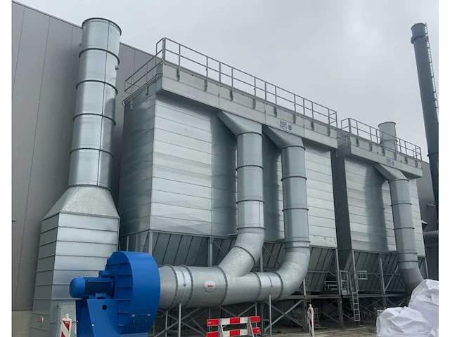 Eindcombinatie de complete kunstgras recyclinglijn kavels 1 t/m 3 - afbeelding 12 van  13