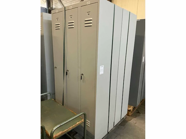 Ekwo lockerkast 3 deurs (2x) - afbeelding 2 van  4