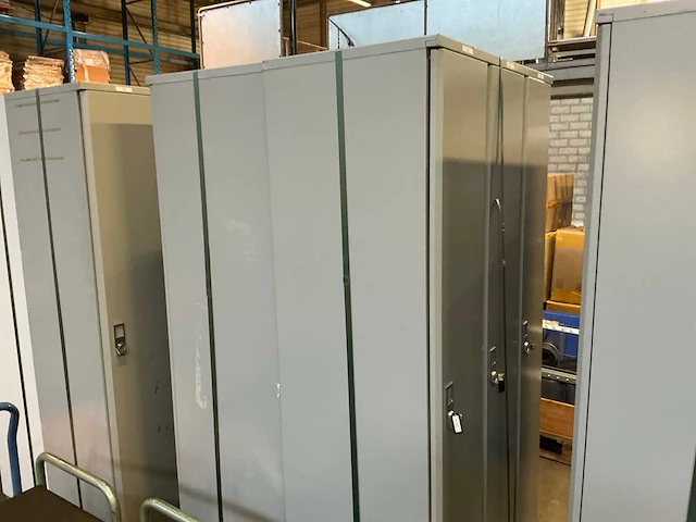 Ekwo lockerkast 3 deurs (2x) - afbeelding 1 van  2