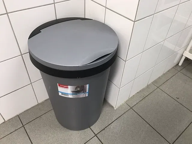 Ekwo lockerkast en inhoud toiletgroep - afbeelding 9 van  9