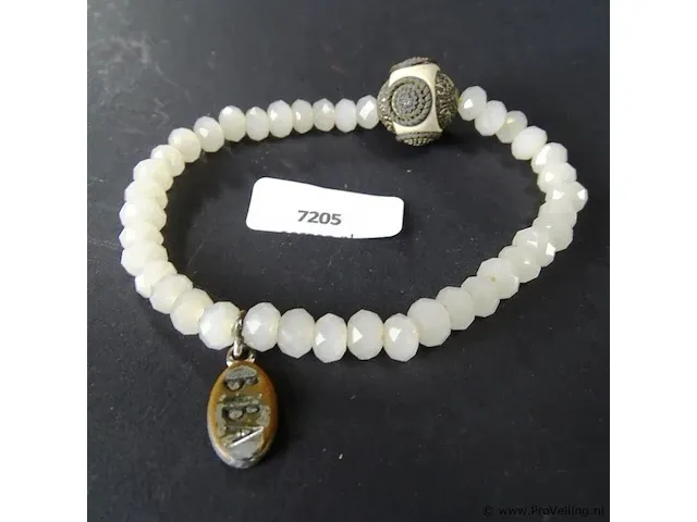Elastische jade?. armband - afbeelding 1 van  3