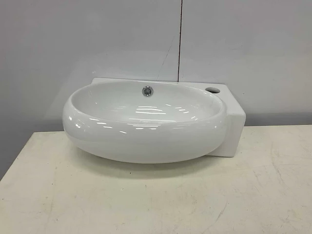 Elberti model s links fontein wastafel - afbeelding 1 van  7
