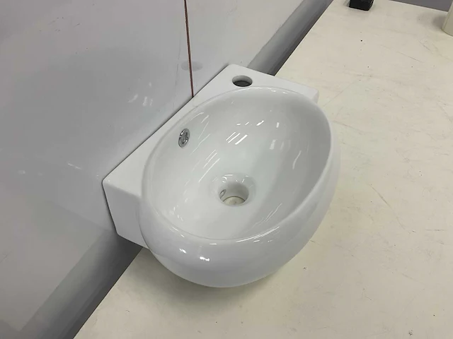 Elberti model s links fontein wastafel - afbeelding 4 van  7