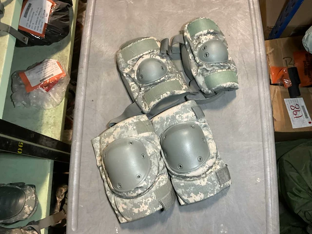 Elbow and knee pad set - afbeelding 1 van  2