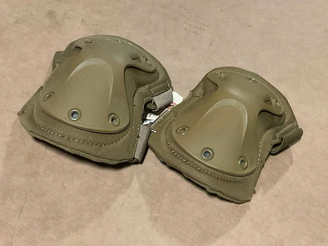 Elbow pad set - afbeelding 2 van  3