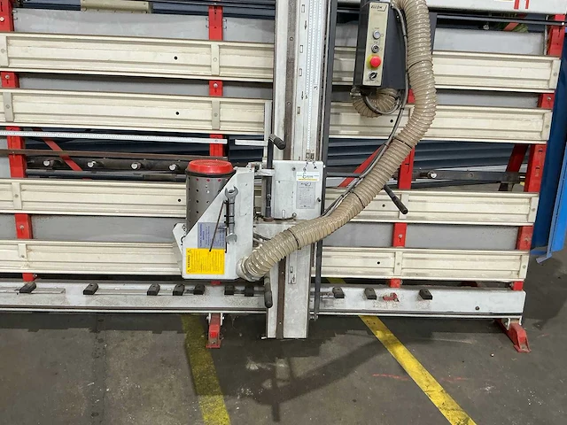 Elcon - 2005 - r135 - verticale platenzaag - afbeelding 7 van  7