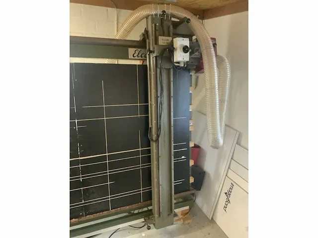 Elcon 135 verticale platenzaagmachine - afbeelding 2 van  9