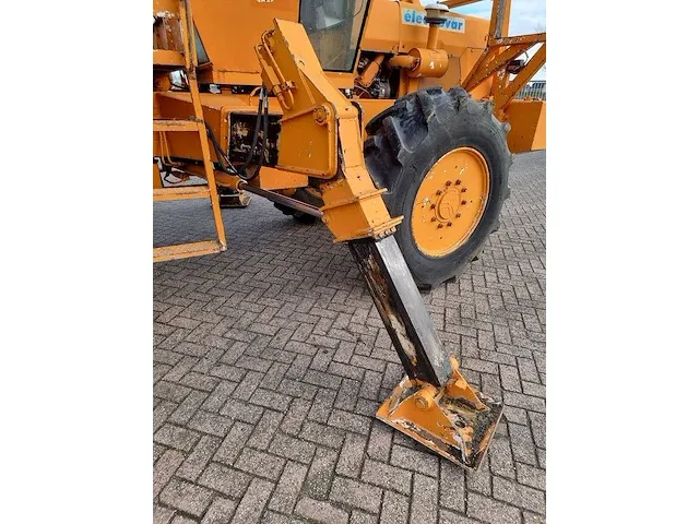 Elctrovar - hydraulische aangedreven grondboor 4x4 - afbeelding 11 van  15
