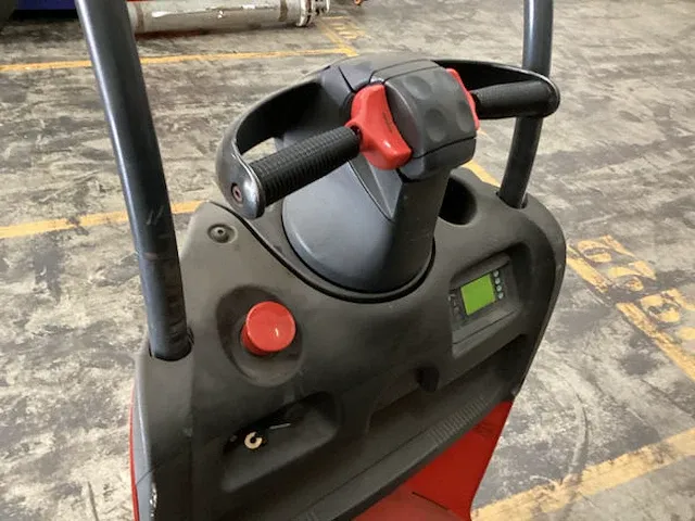Electric pallet truck - afbeelding 7 van  12