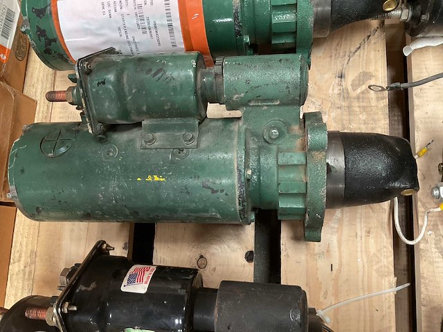 Electrical engine starter - afbeelding 1 van  3