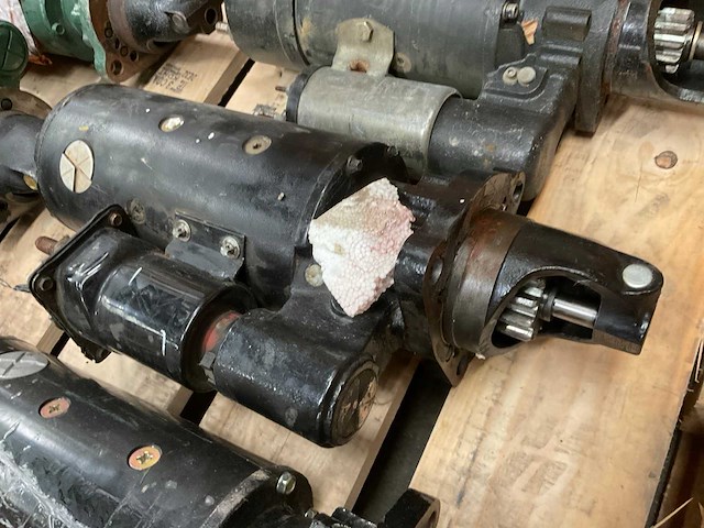 Electrical engine starter - afbeelding 3 van  3