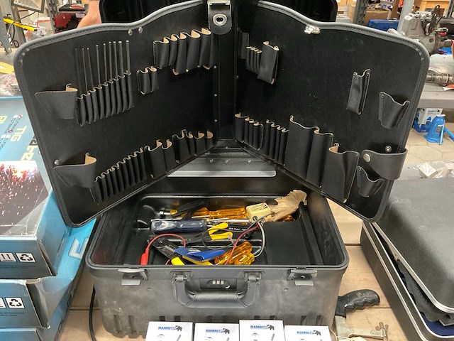 Electrician tool’s kit - afbeelding 1 van  5