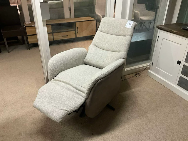 Electrisch bedienbare fauteuil - afbeelding 5 van  6