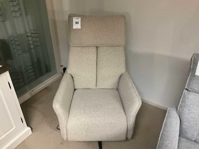 Electrisch bedienbare fauteuil - afbeelding 2 van  6