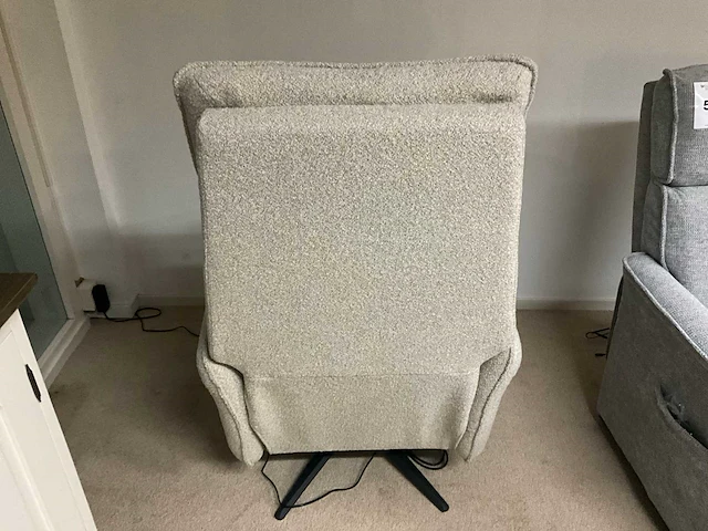 Electrisch bedienbare fauteuil - afbeelding 4 van  6