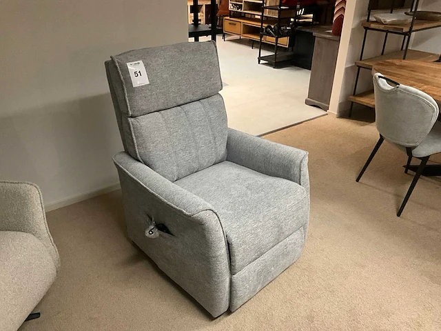 Electrisch bedienbare fauteuil - afbeelding 3 van  6