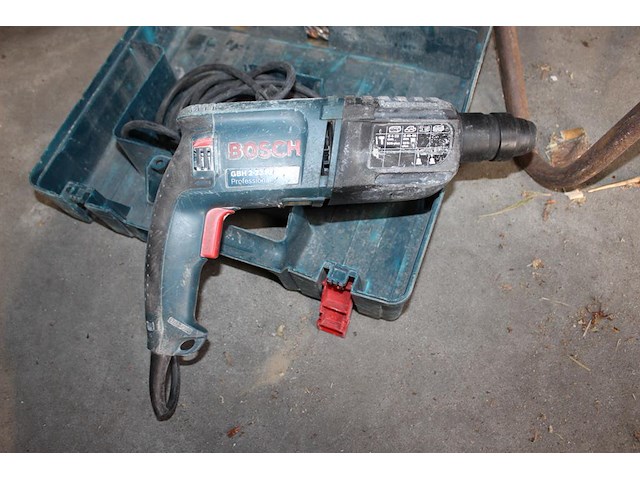 Electrische boorhamer bosch in kunststof koffer. - afbeelding 2 van  2