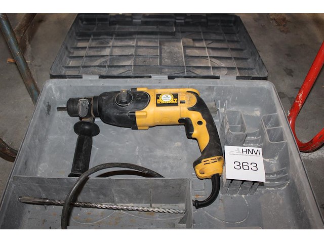 Electrische boorhamer dewalt in kunststofkoffer. - afbeelding 1 van  3