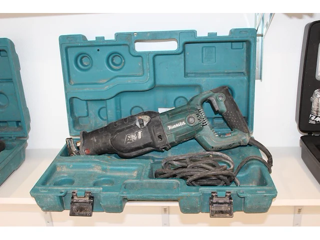 Electrische reciprozaag makita in kunststof koffer. - afbeelding 1 van  2
