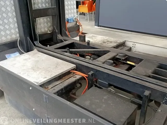 Electro voertuig spykstaal, kipper veegvuilopbouw, bouwjaar 2010 - afbeelding 13 van  31