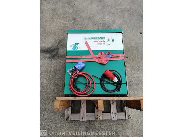 Electro voertuig spykstaal, kipper veegvuilopbouw, bouwjaar 2010 - afbeelding 21 van  31