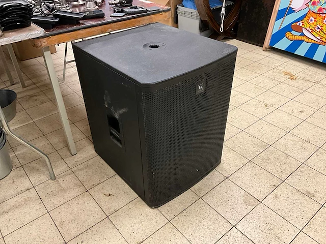 Electro-voice elx118 subwoofer - afbeelding 1 van  6