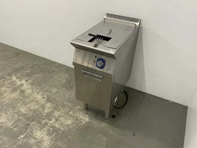 Electrolux - e7fred1gf0 - elektrische friteuse - afbeelding 1 van  6