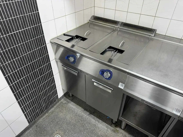 Electrolux - e7frghh2gf0 - dubbele friteuse - afbeelding 1 van  7
