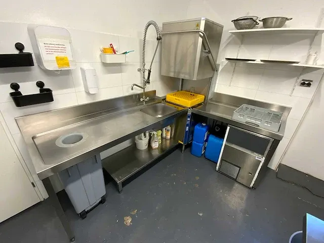 Electrolux - hht8 - korvenvaatwasmachine met aan en afvoertafel - afbeelding 1 van  16