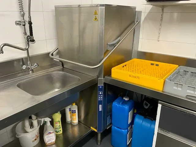 Electrolux - hht8 - korvenvaatwasmachine met aan en afvoertafel - afbeelding 9 van  16