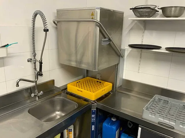 Electrolux - hht8 - korvenvaatwasmachine met aan en afvoertafel - afbeelding 10 van  16