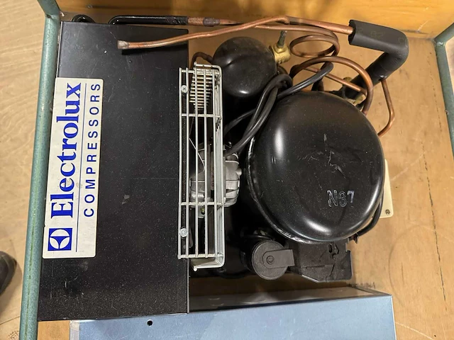 Electrolux - koelmotor koelcel - afbeelding 2 van  4