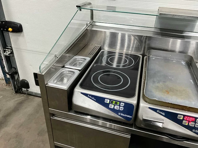 Electrolux - liberopoint - front cooking - afbeelding 8 van  14