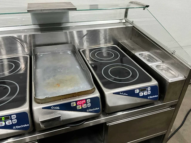 Electrolux - liberopoint - front cooking - afbeelding 9 van  14
