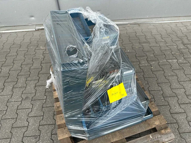 Electrolux - magazijnbak mix ca. 100stuks - afbeelding 1 van  6