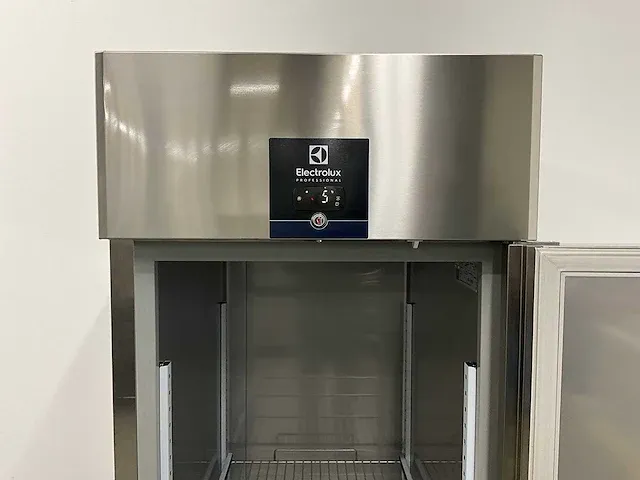 Electrolux - rex71frh - enkeldeurs rvs koelkast (2023) - afbeelding 3 van  10