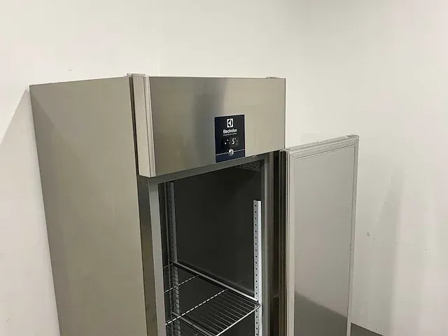 Electrolux - rex71frh - enkeldeurs rvs koelkast (2023) - afbeelding 9 van  10