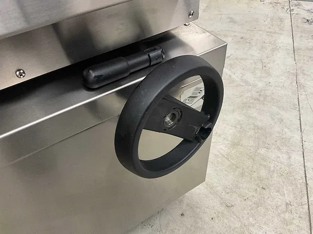 Electrolux - xp 700 - kantelbare braadpan 60 liter (2017) - afbeelding 7 van  16