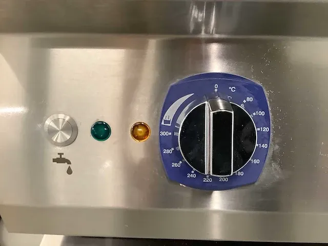 Electrolux - xp 700 - kantelbare braadpan 60 liter (2017) - afbeelding 15 van  16