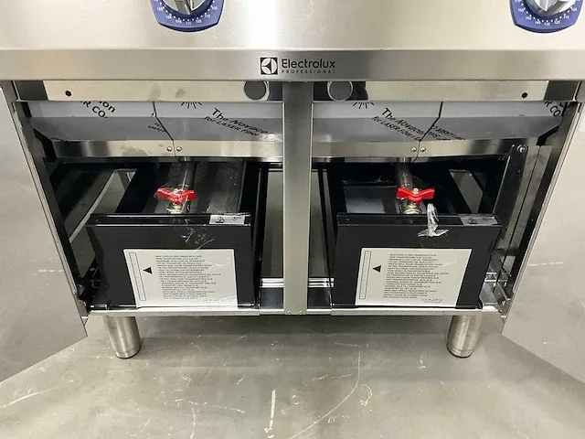 Electrolux - xp700 - dubbele friteuse (2023) - afbeelding 3 van  19