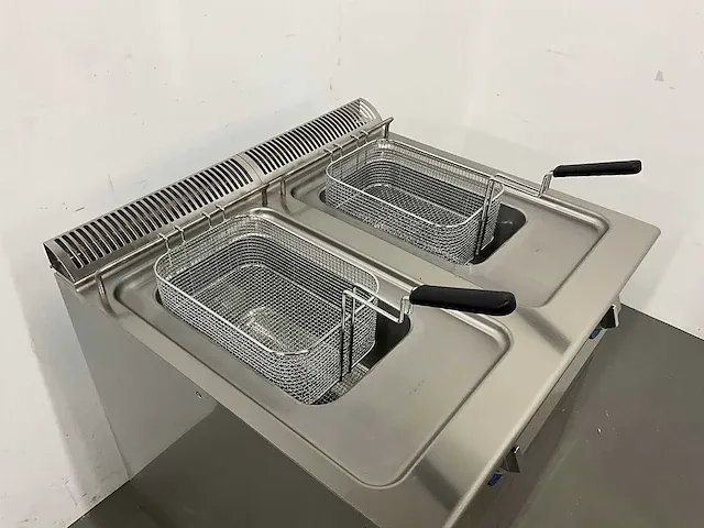 Electrolux - xp700 - dubbele friteuse (2023) - afbeelding 7 van  19