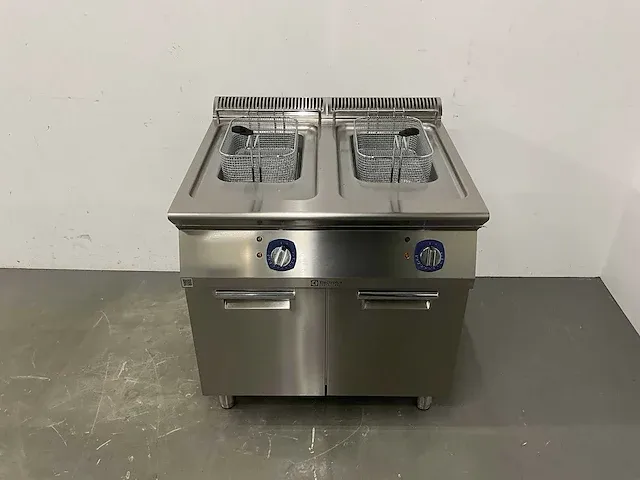 Electrolux - xp700 - dubbele friteuse (2023) - afbeelding 1 van  19