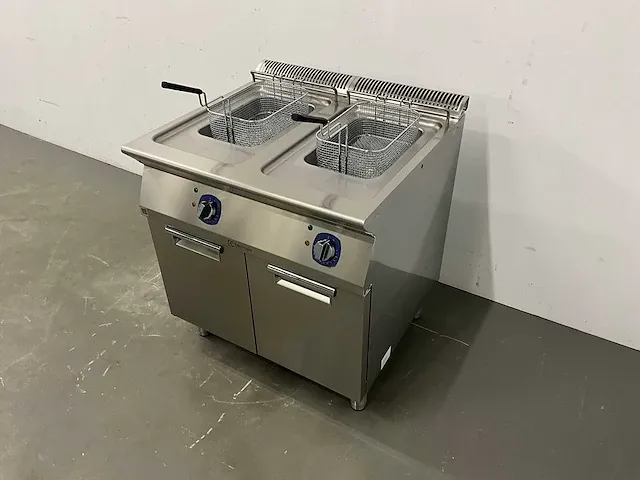 Electrolux - xp700 - dubbele friteuse (2023) - afbeelding 13 van  19